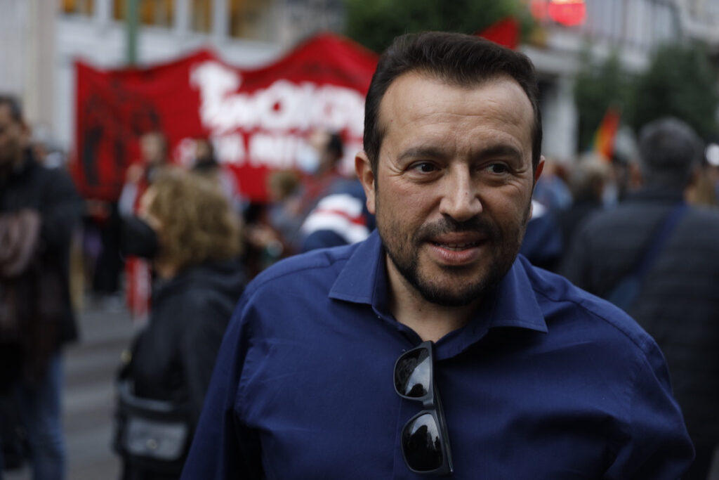 Βιβλίο του Νίκου Παππά για την ιδιωτική τηλεόραση και τη διαπλοκή – Προλογίζει ο Αλέξης Τσίπρας