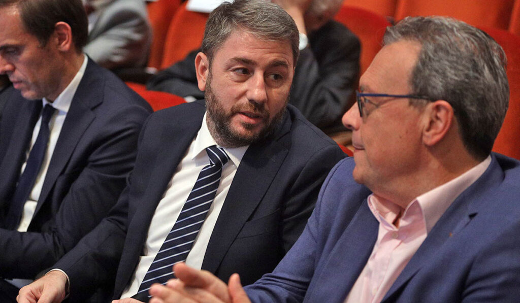 Στον «πάγο» η πρόταση μομφής κατά της κυβέρνησης