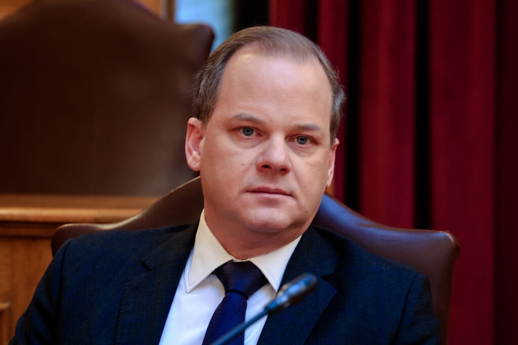 Κώστας Αχ. Καραμανλής: Παχυδερμία