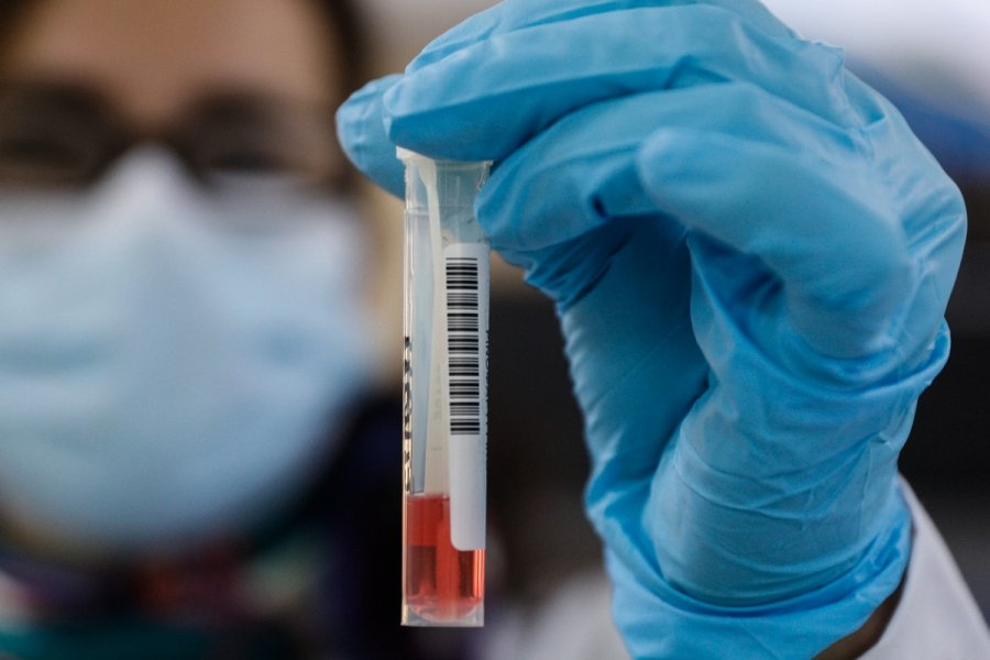 Μετάλλαξη Δέλτα: 600.000 πολίτες άνω των 50 που είναι ανεμβολίαστοι, θα αρρωστήσουν