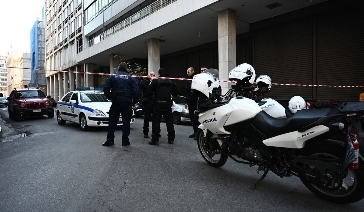 Πώς η αντιτρομοκρατική έφτασε από τον «ληστή με τα τατουάζ» στον πυρήνα των βομβιστών