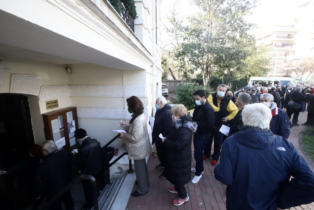 Εκλογές ΚΙΝΑΛ: Ψηφίζουν 500 το λεπτό – Εκτιμήσεις για 250.000 στην κάλπη – Προς παράταση της ψηφοφορίας