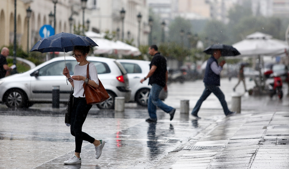 Έρχεται πάλι επιδείνωση του καιρού: Νέα πρόγνωση και ανατροπή με το κύμα ζέστης