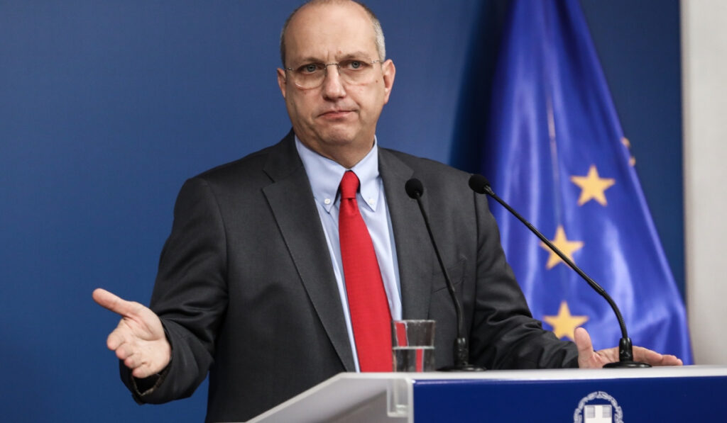 Οικονόμου: Η απάντησή του για το δείπνο Καραμανλή – Σαμαρά