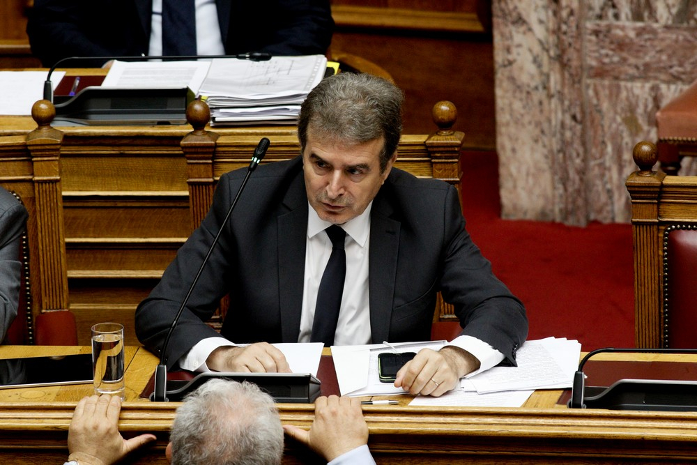 Αλλαγές Χρυσοχοΐδη για τις διαδηλώσεις μετά τις ενστάσεις της Επιστημονικής Επιτροπής της Βουλής