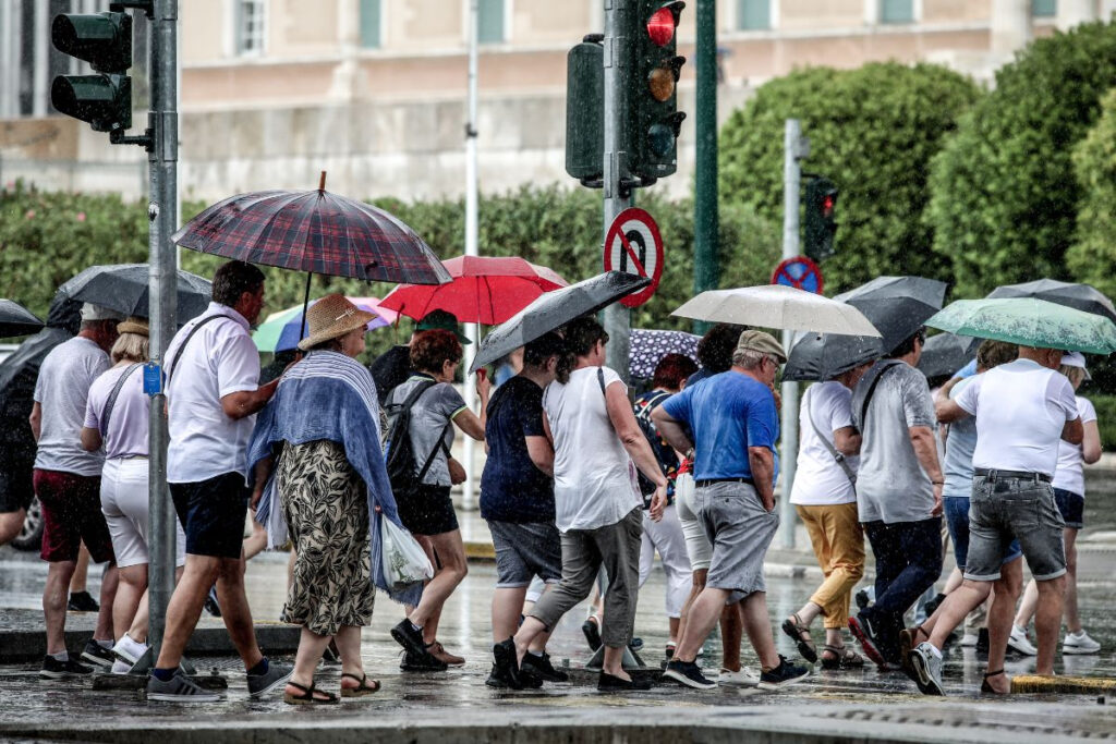 «Μπουρίνια» μεταξύ μετεωρολόγων για την κακοκαιρία που έρχεται – Τι θα γίνει στη Θεσσαλία