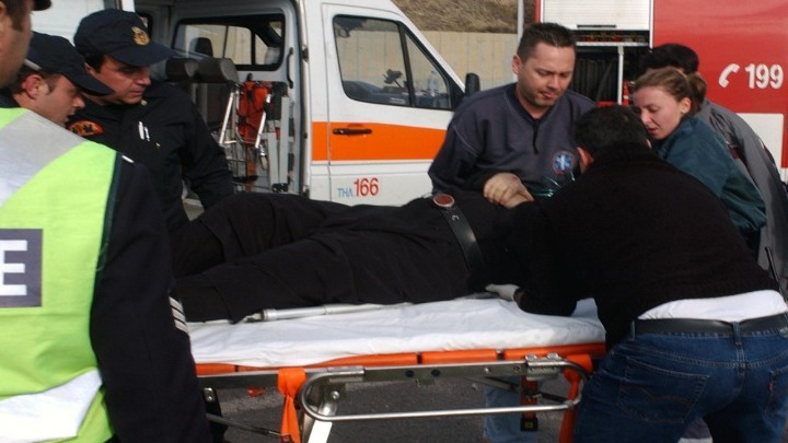 Θεσσαλονίκη: Ανατροπή ΙΧ στη Μουδανίων ⎯ Σοβαρά τραυματισμένος ο οδηγός