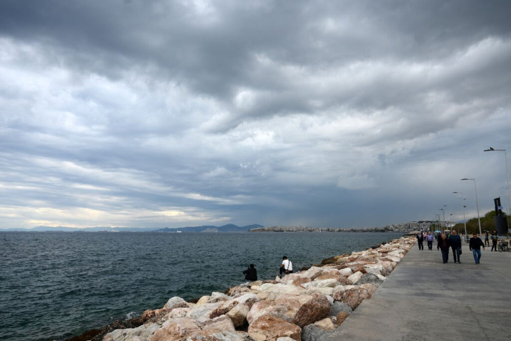 Καταιγίδες ξανά σήμερα – Προειδοποίηση Meteo για 3 περιοχές