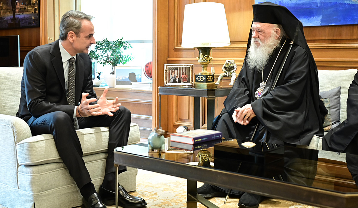 Συνάντηση Μητσοτάκη με Ιερώνυμο – Θα παραστούν μαζί στην κηδεία του Αρχιεπισκόπου Αναστάσιου στα Τίρανα