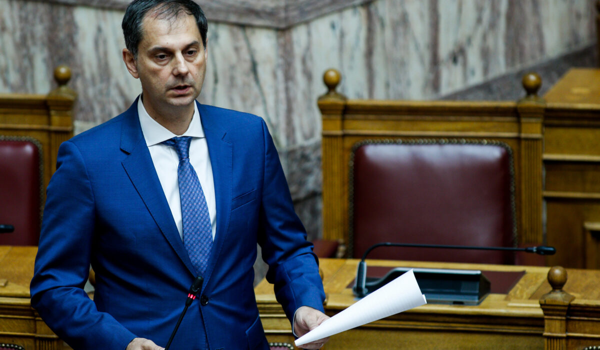 Σύγκρουση για Θεοχάρη: Σε αποπομπή του επιμένει ο ΣΥΡΙΖΑ μετά τις «παλινωδίες»