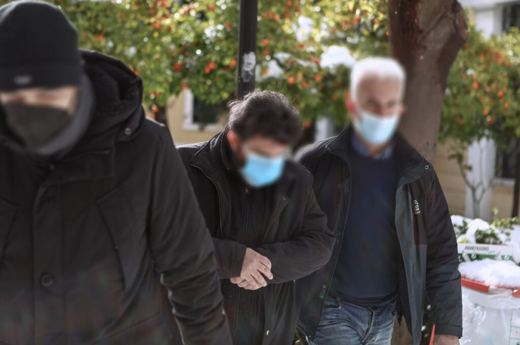 Αυτός είναι ο ιερέας από τα Κάτω Πατήσια: Στη δημοσιότητα τα στοιχεία του