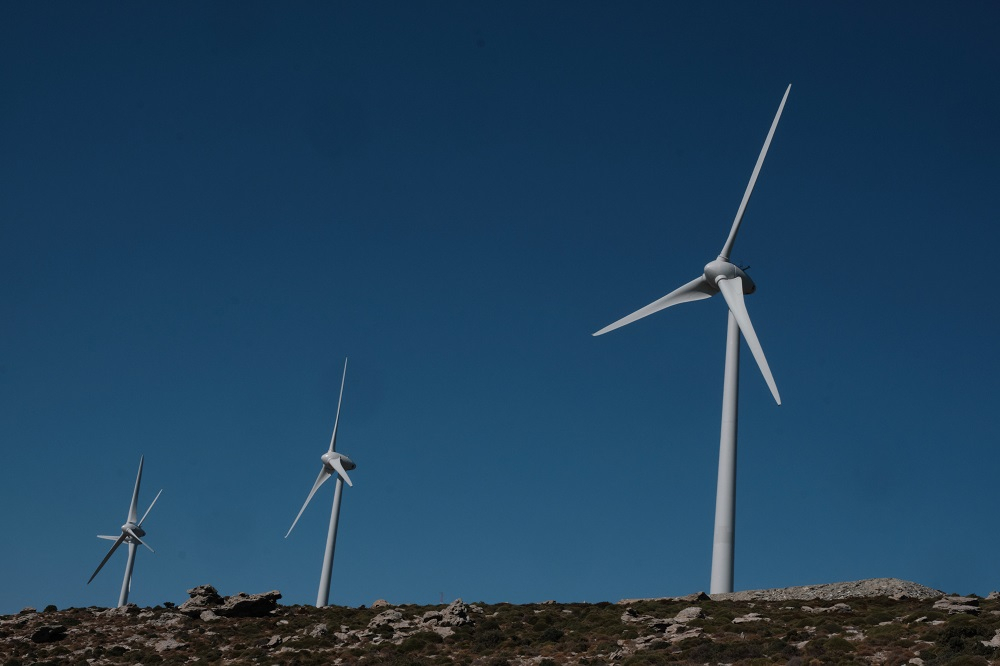 Σε λειτουργία το 3ο μεγαλύτερο αιολικό στην Ελλάδα – Επένδυση 150 εκατ. ευρώ