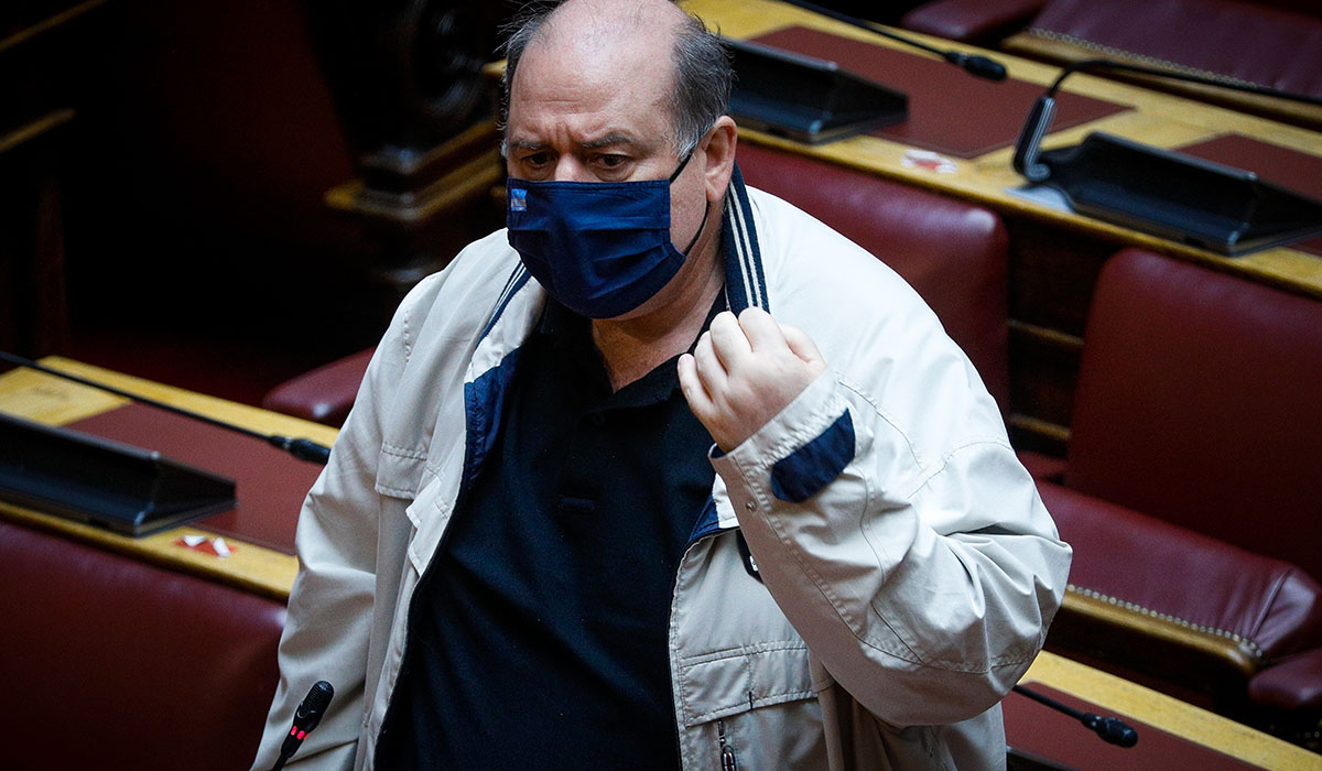 Φίλης για Πανελλήνιες: Διασκευές κι απαλείψεις στα κείμενα με πολιτική και ιδεολογική χροιά