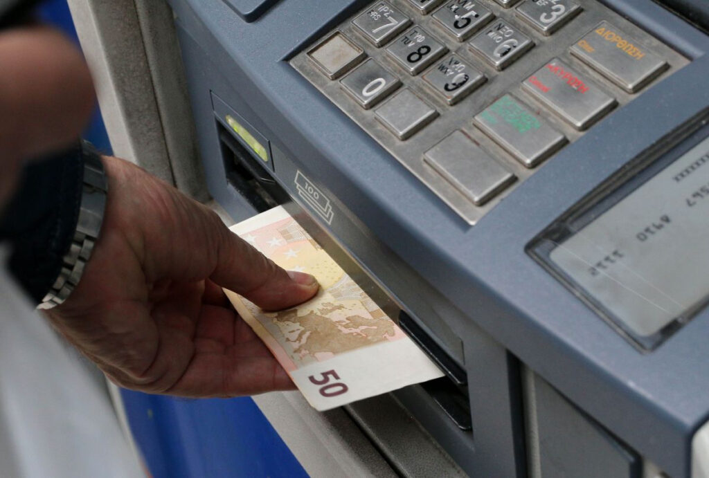 Έκτακτος μποναμάς 250 ευρώ πριν τα Χριστούγεννα – Οι δικαιούχοι