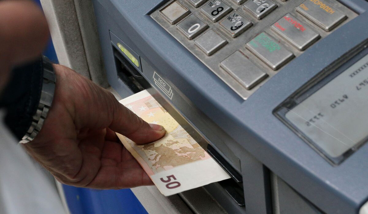 Έκτακτος μποναμάς 250 ευρώ πριν τα Χριστούγεννα – Οι δικαιούχοι