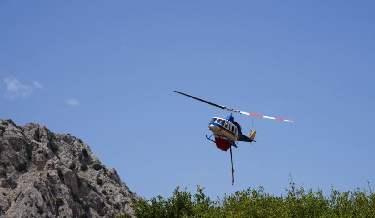 Χωρίς ενεργό μέτωπο η φωτιά στα Ρεστά Χίου