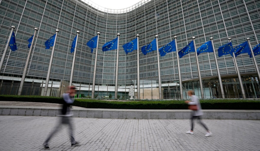 Καμπανάκι από Κομισιόν στην Ελλάδα για τρένα και απόβλητα – Δίμηνη προθεσμία