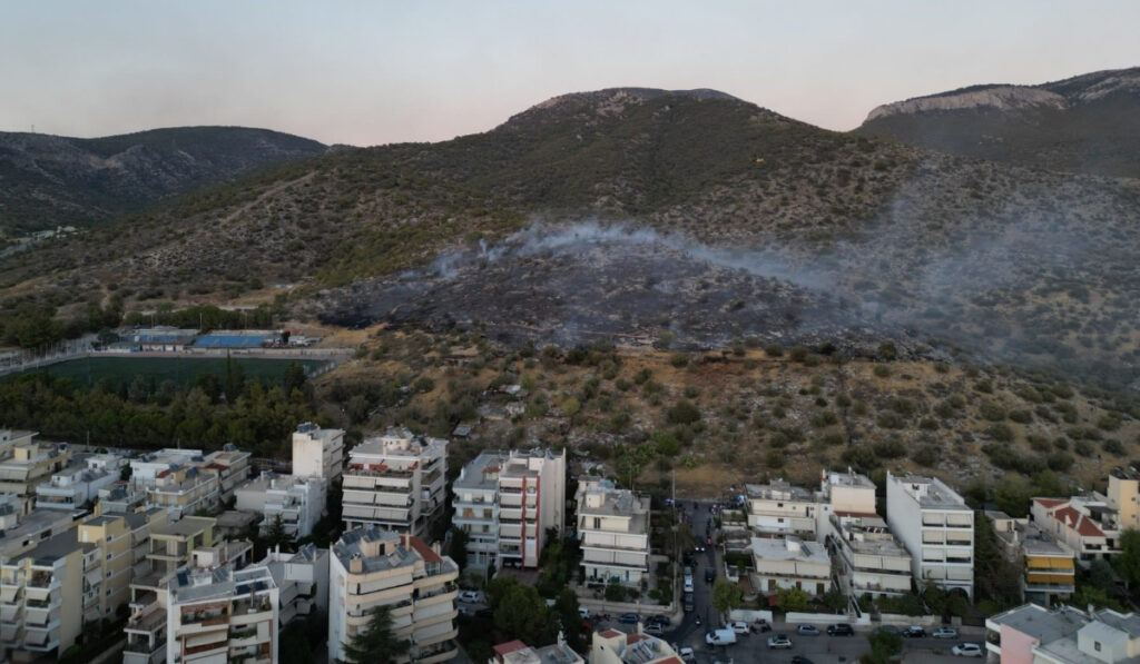 Γλυφάδα: Δυο 14χρονοι συνελήφθησαν για τη φωτιά στην Τερψιθέα – Έπαιζαν με κροτίδες
