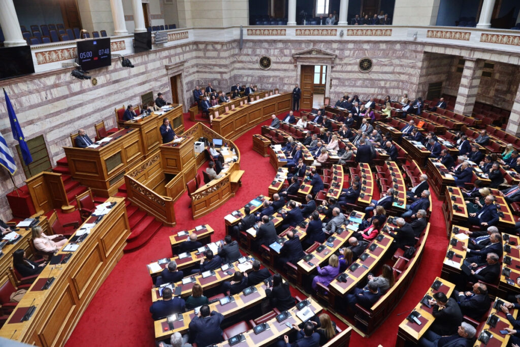 Ιδιωτικά Πανεπιστήμια: Καταψηφίστηκαν οι ενστάσεις αντισυνταγματικότητας – Live η συζήτηση στη Βουλή