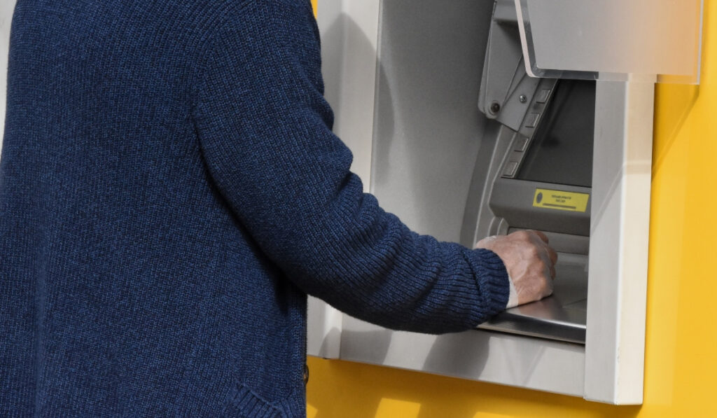 Περιμένει εδώ και 17 χρόνια για να πάρει την επικουρική του σύνταξη