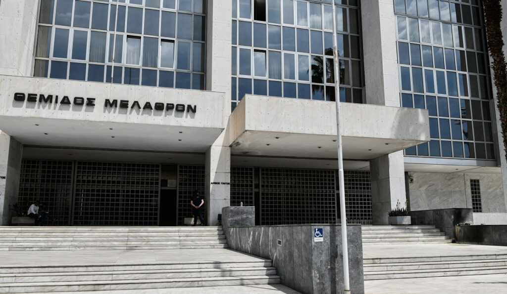 Στον Άρειο Πάγο ο Κουρουμπλής για τους θανάτους από κορονοϊό