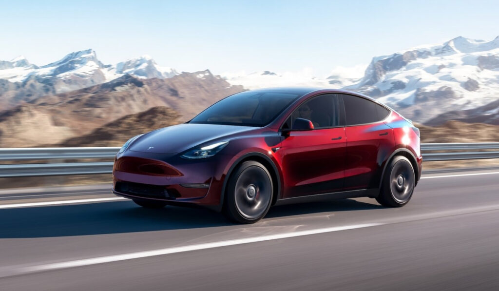 Πόσο μειώθηκε η τιμή του Tesla Model Y στην Ελλάδα