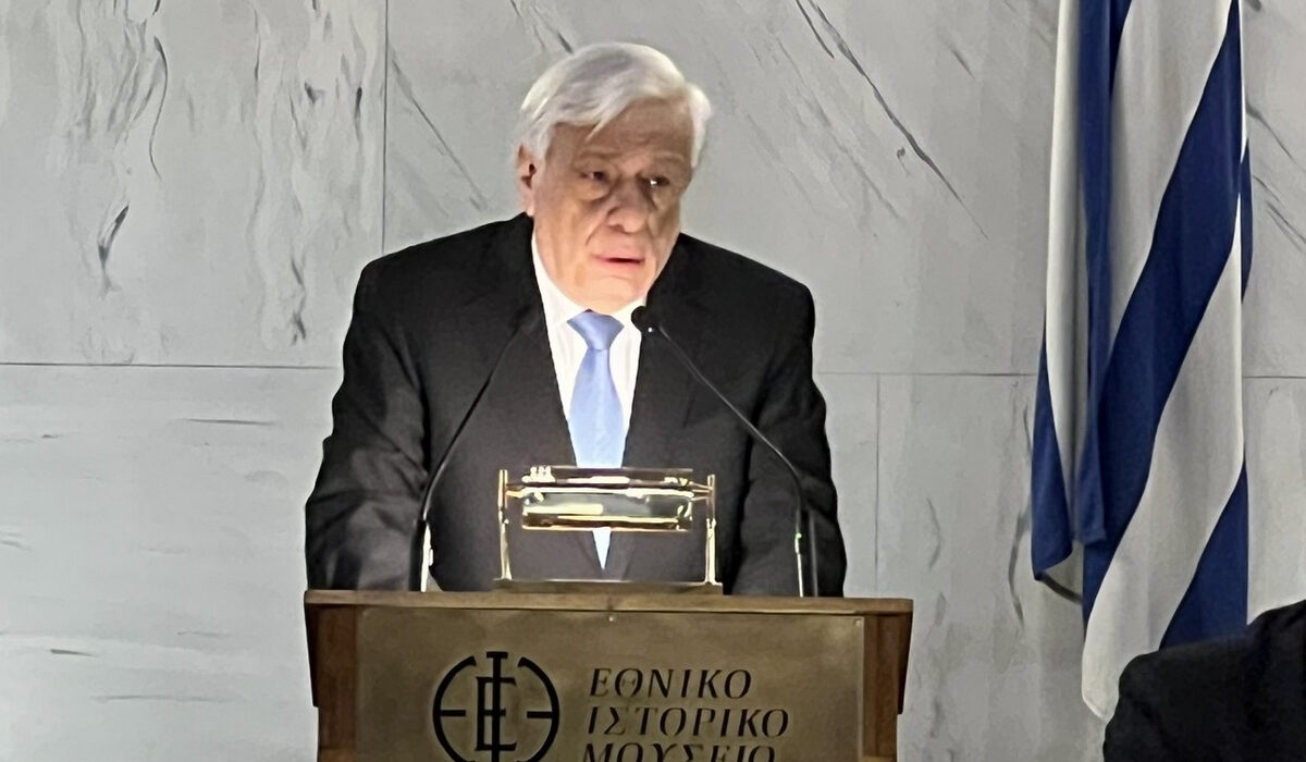 Παρέμβαση Παυλόπουλου: Η κυβέρνηση ρέπει προς μια έμμεση ή άμεση αμφισβήτηση του Συντάγματος – Το παράδειγμα της ΑΑΔΕ