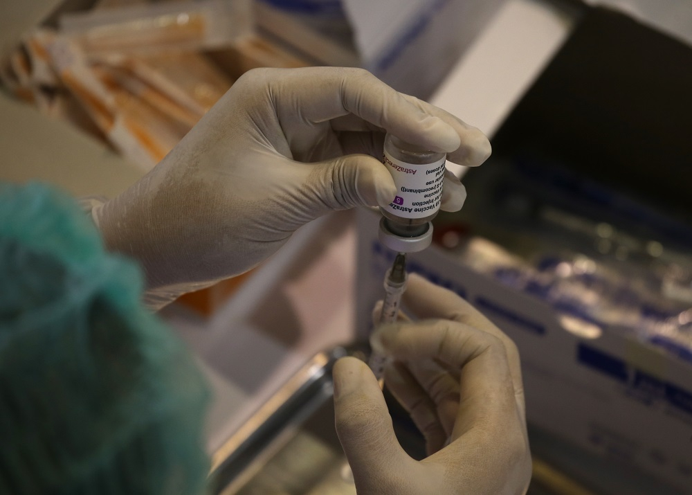 ΕΟΦ: Νέα ενημέρωση για το AstraZeneca προειδοποιεί για σπάνιο σύνδρομο