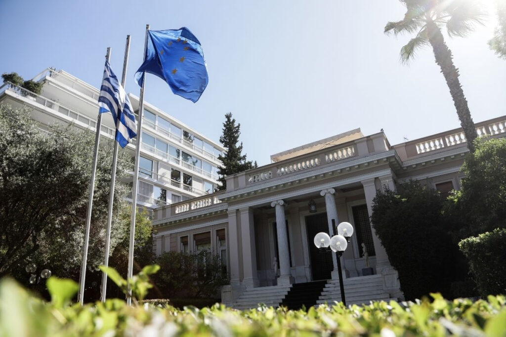 Ο… «ισαποστακισμός» Ουάσιγκτον και Βρυξελλών μεταξύ Ελλάδας και Τουρκίας εκθέτει το Μαξίμου