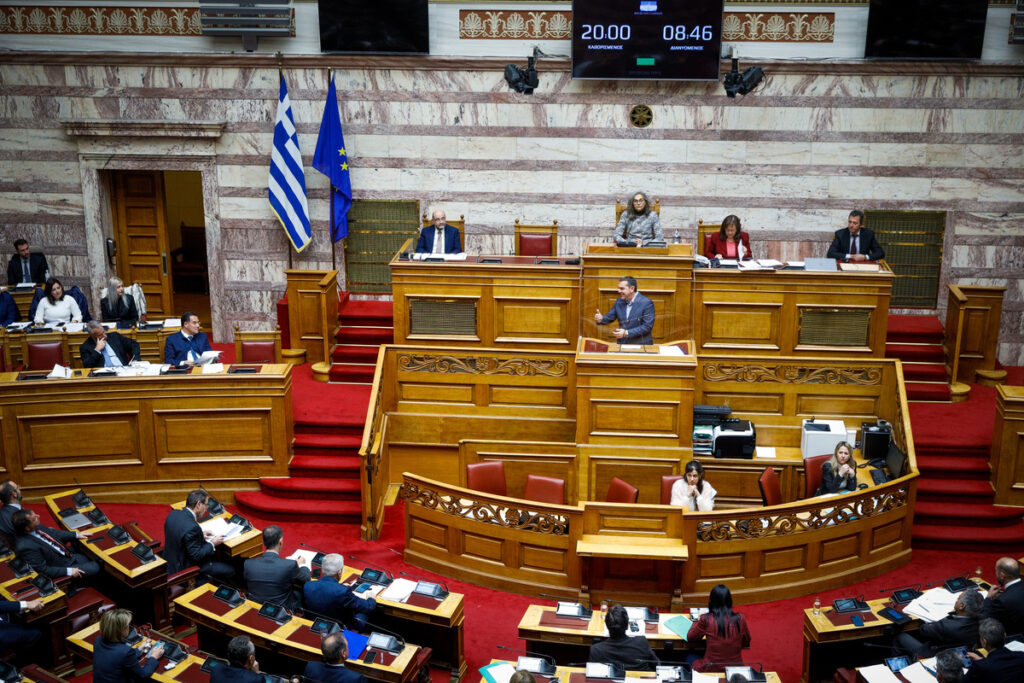Ψηφίζουν μαζί ΝΔ-ΠΑΣΟΚ «μια τρύπα στο νερό» – «Παρών» ο ΣΥΡΙΖΑ