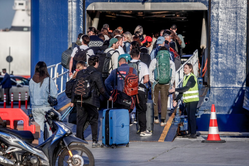 Συνεχίζεται η έξοδος των εκδρομέων για το Πάσχα: Όπου φύγει-φύγει οι Αθηναίοι