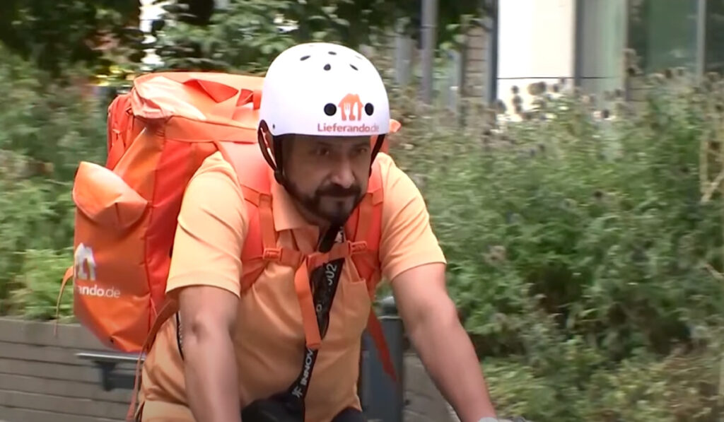 Σαγιέντ Σαντάατ: O Αφγανός πρώην υπουργός που έγινε ντελιβεράς στη Γερμανία