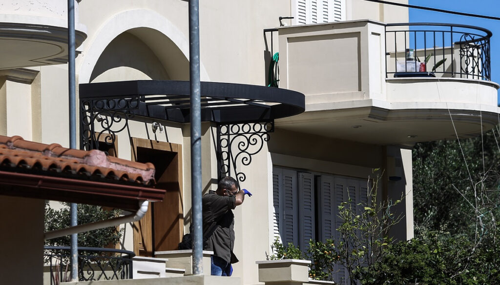Αντικυβερνητικά πυρά από ΚΙΝΑΛ για Γλυκά Νερά και Μπαλάσκα