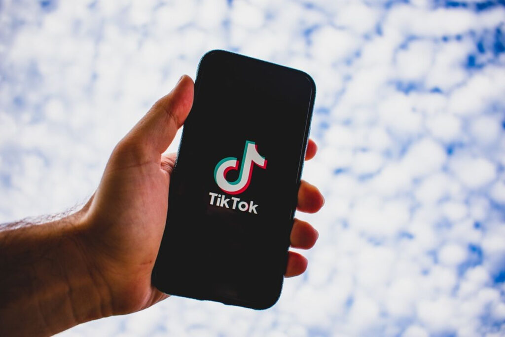 Το κινεζικό Tik Tok «ανησυχεί» το FBI