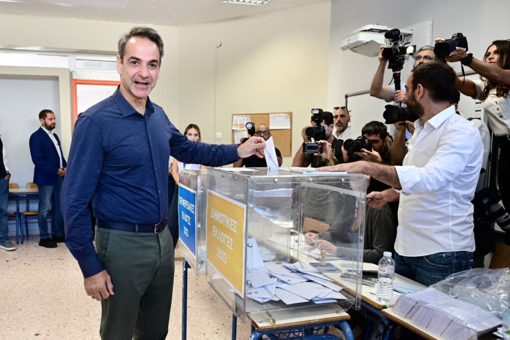 Με αέρα κυριαρχίας η ΝΔ μετά τις κάλπες της Κυριακής – Οι αντάρτες και η «τρύπα» της Θεσσαλονίκης