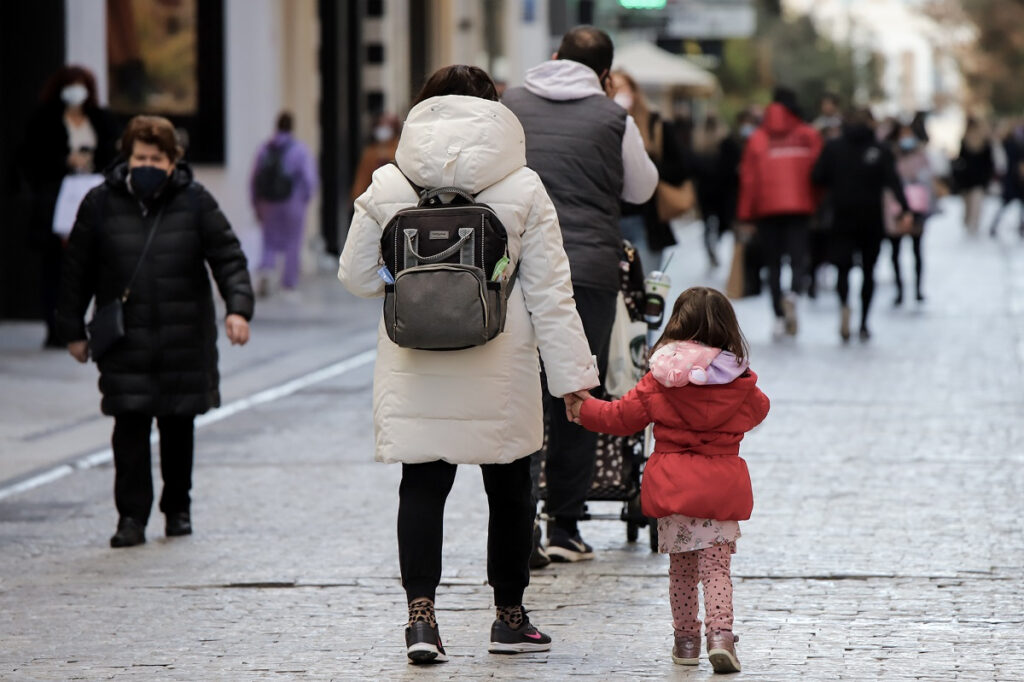 Χαράτσι 50% στον μισθό σε όσους γονείς πάρουν άδεια γιατί νοσεί το παιδί τους