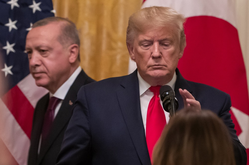Τηλεφωνική επικοινωνία Τραμπ – Ερντογάν για ανατολική Μεσόγειο και Λιβύη