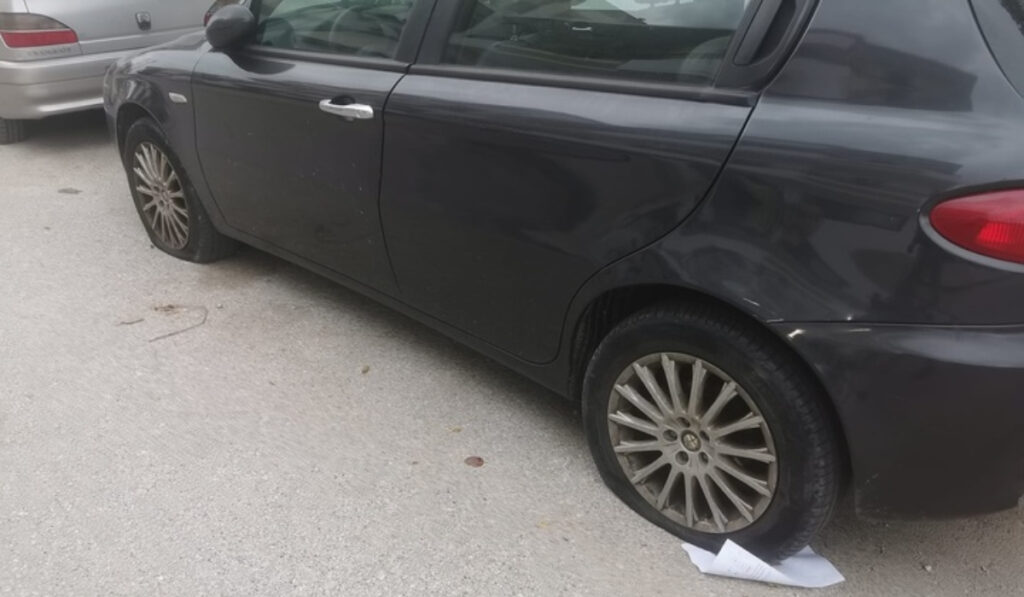 Οργή στη Ρόδο: Έσκισαν τα λάστιχα 60 αυτοκινήτων