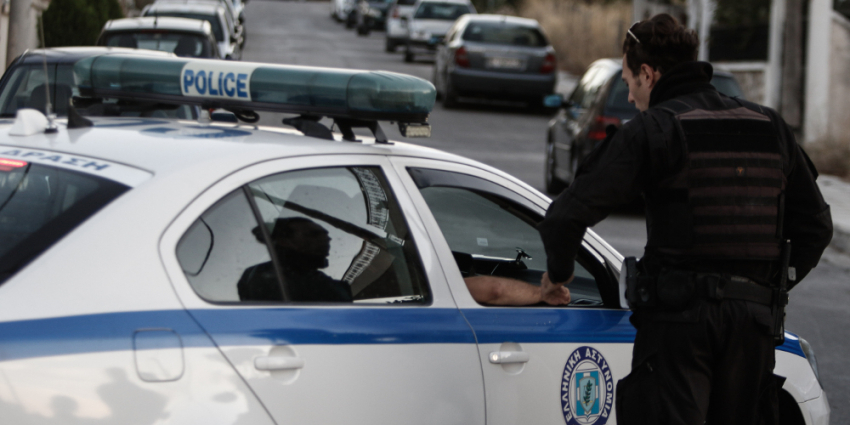 Άγριο έγκλημα στη Γλυφάδα: Νεκρός άνδρας σε υπόγειο γκαράζ