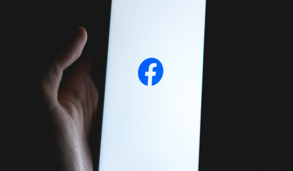Έπεσε ξανά το Facebook