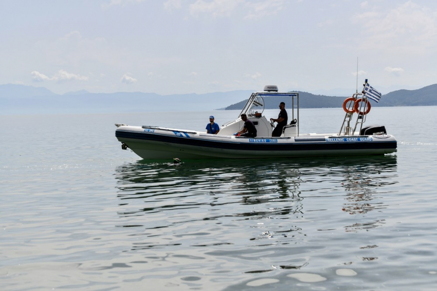 Στιγμές αγωνίας στην Κορινθία – Βούλιαξε σκάφος με 7 επιβαίνοντες