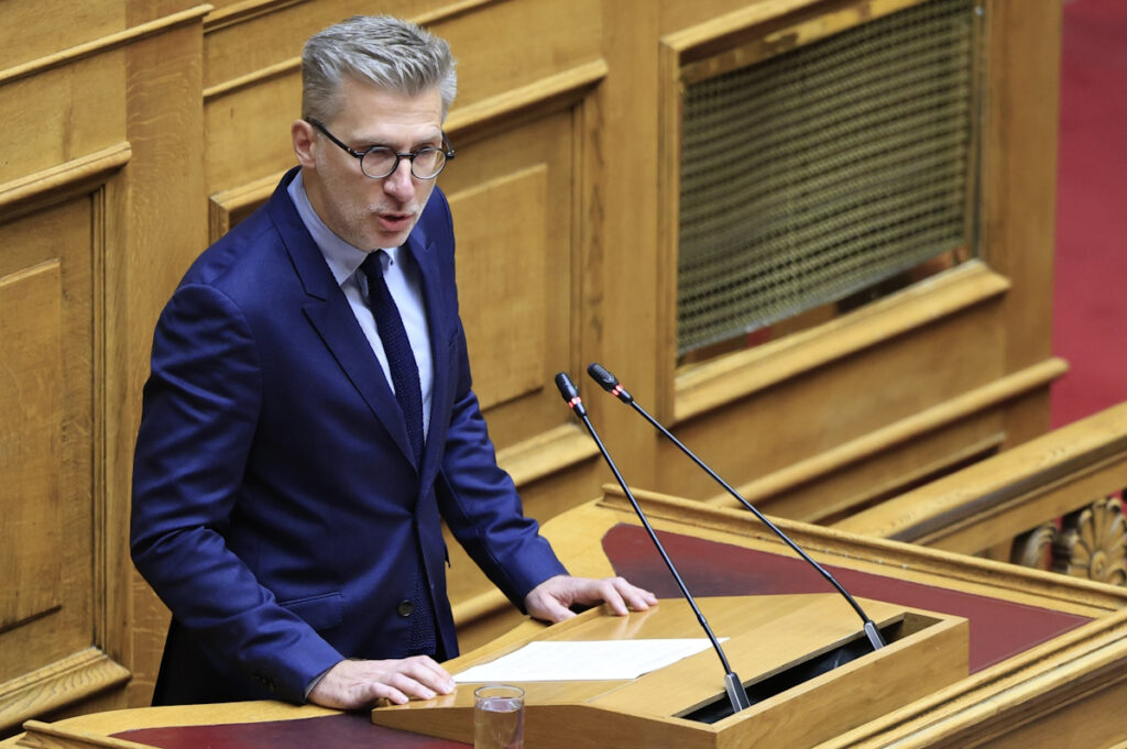 Σκέρτσος: Ο πολιτικός γάμος είναι μια αστική σύμβαση