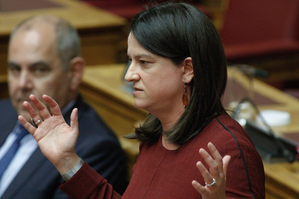 Κόντρα Κεραμέως – Τσακαλώτου για τις αλλαγές στο ωρολόγιο πρόγραμμα των σχολείων