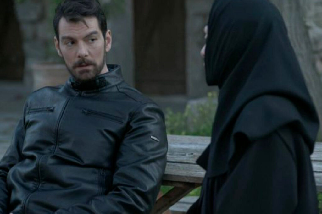Μαύρο Ρόδο spoiler: Ο Βίκος στην αγκαλιά της μάνας του