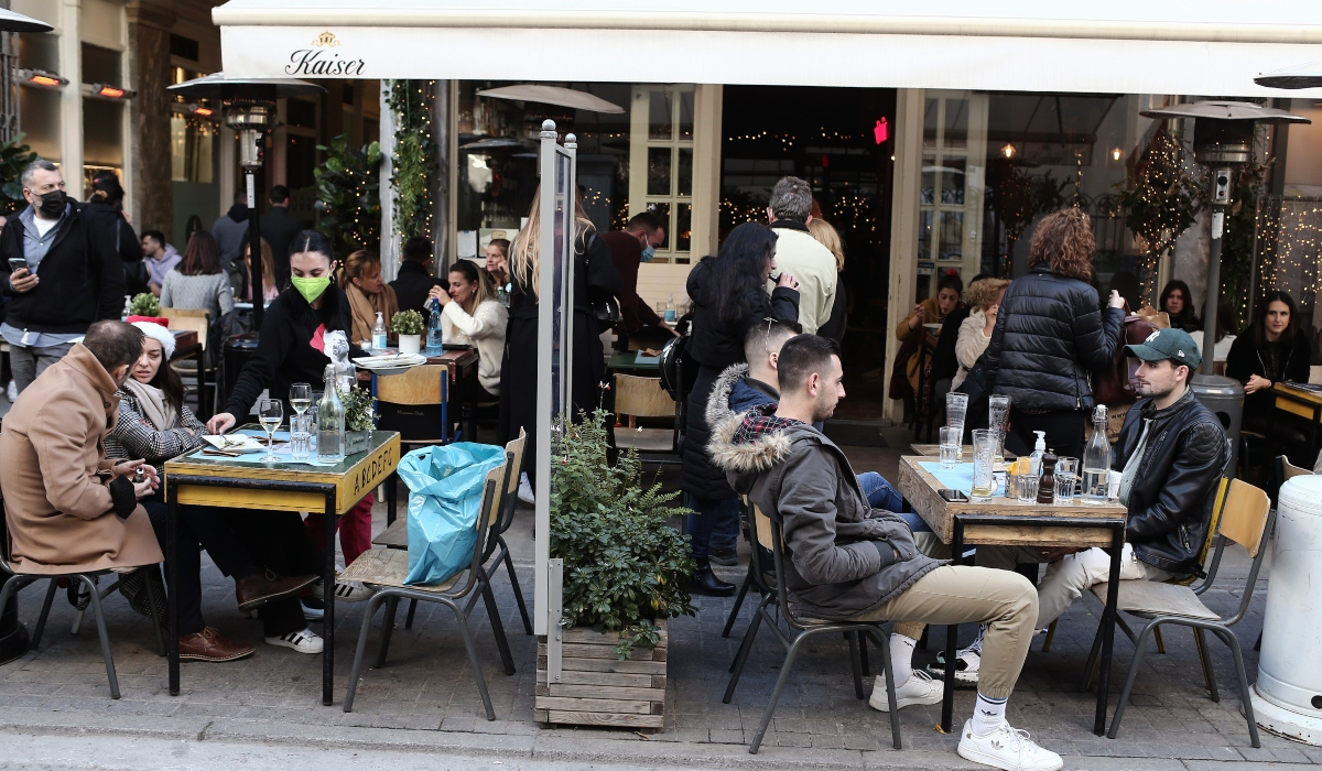 Στο «τραπέζι» νέα μέτρα στήριξης για την εστίαση