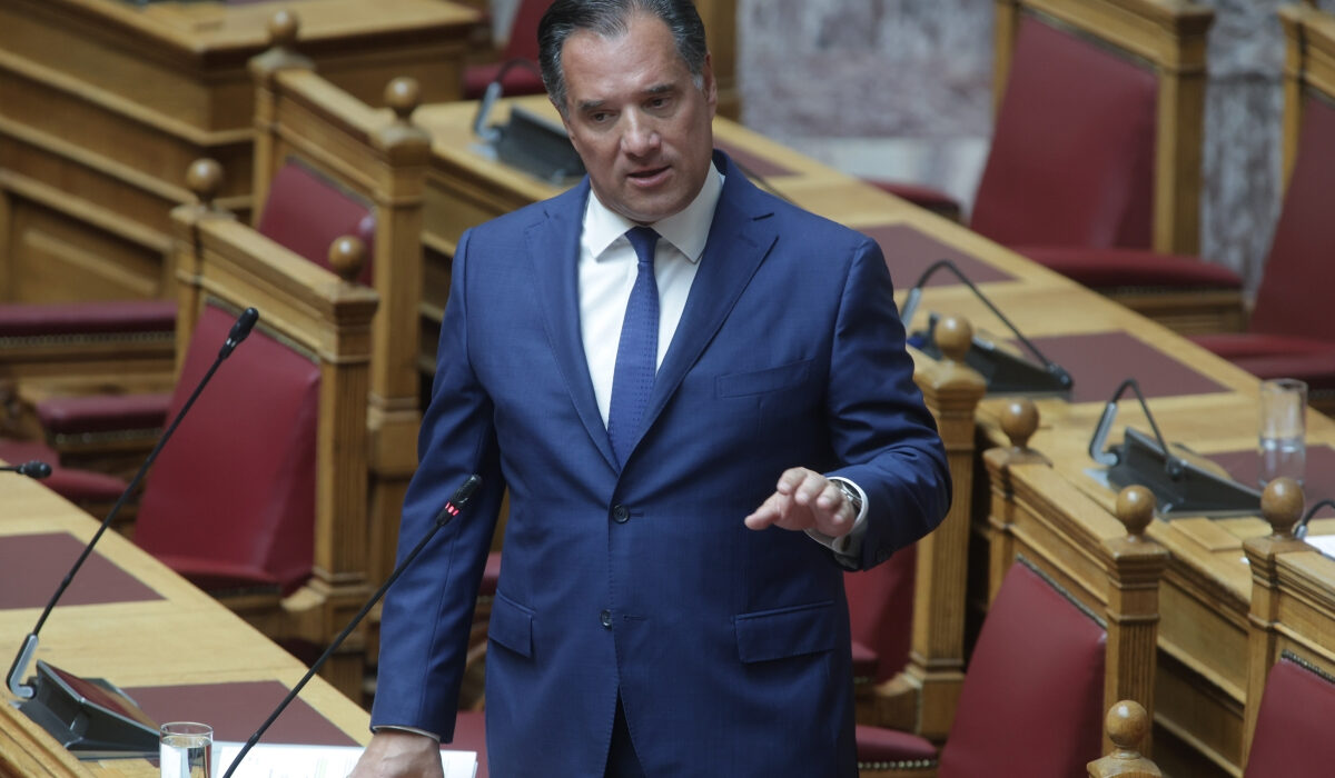 Γεωργιάδης κατά ιδιωτών γιατρών – Εκτός ΕΟΠΥΥ και ηλεκτρονικής συνταγογράφησης όσοι αρνούνται να καλύψουν κενά στο ΕΣΥ