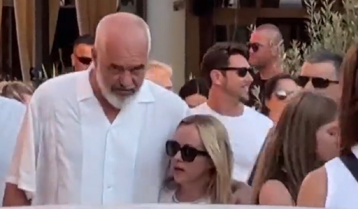 Παρέα Ιταλών έφυγε «σκαστή» από εστιατόριο στην Αλβανία – Πλήρωσε τον λογαριασμό η Μελόνι