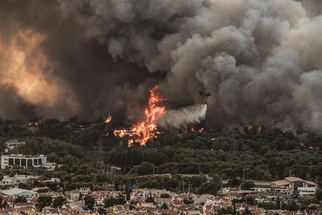 Υπόνοιες για οργανωμένο σχέδιο εμπρησμών πίσω από φωτιές