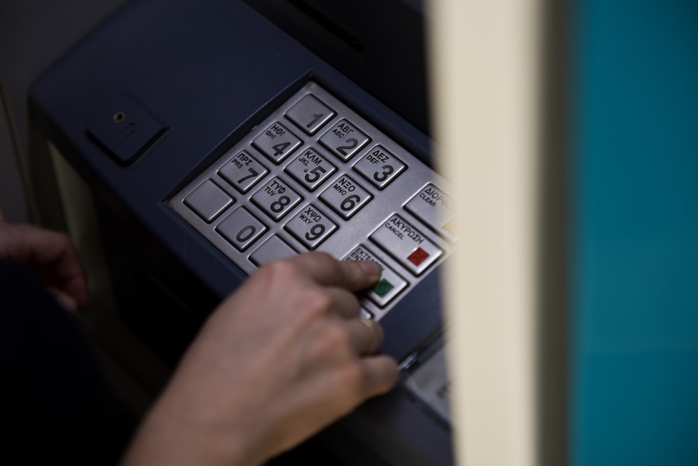 Υπογράφηκε η ΚΥΑ για το επίδομα 600 ευρώ στους επιστήμονες – Τι προβλέπει