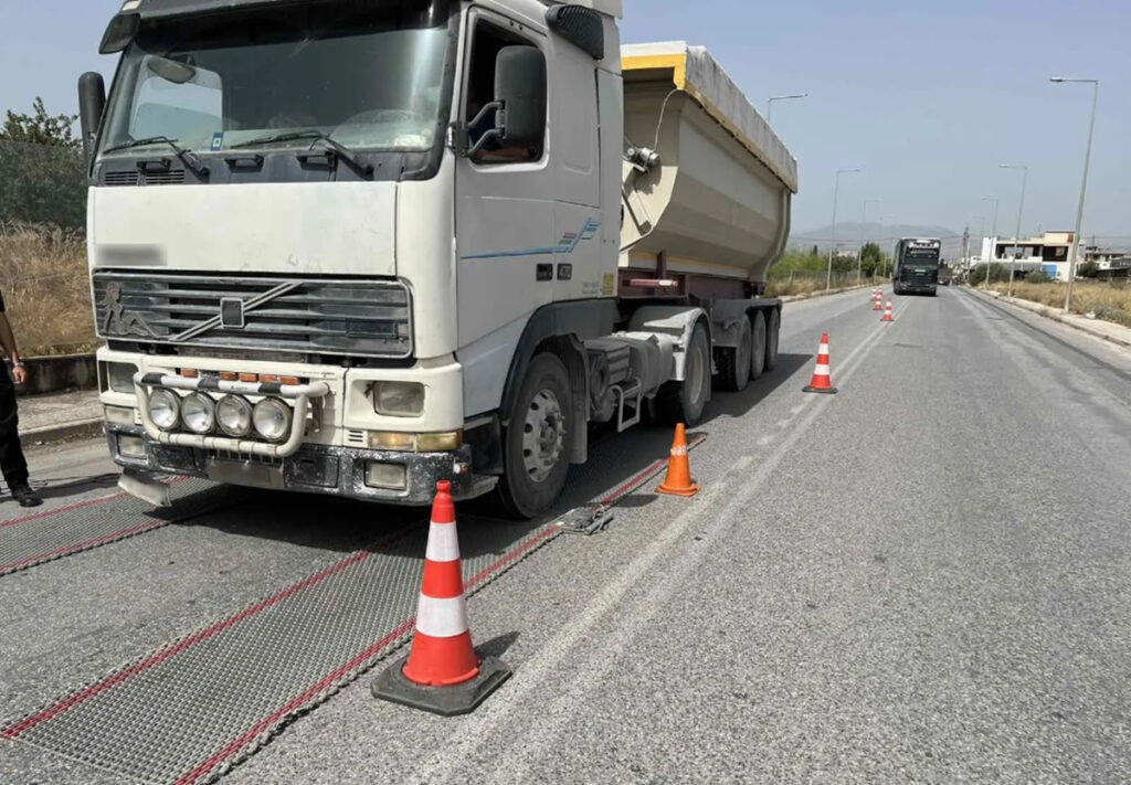 Η Τροχαία βγήκε «παγανιά»: 1 στους 4 παραβάτης – «Βροχή» οι κλήσεις μέσα σε ένα 24ωρο
